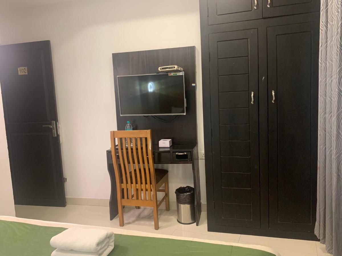 Hotel Greenlife Kochi Екстер'єр фото