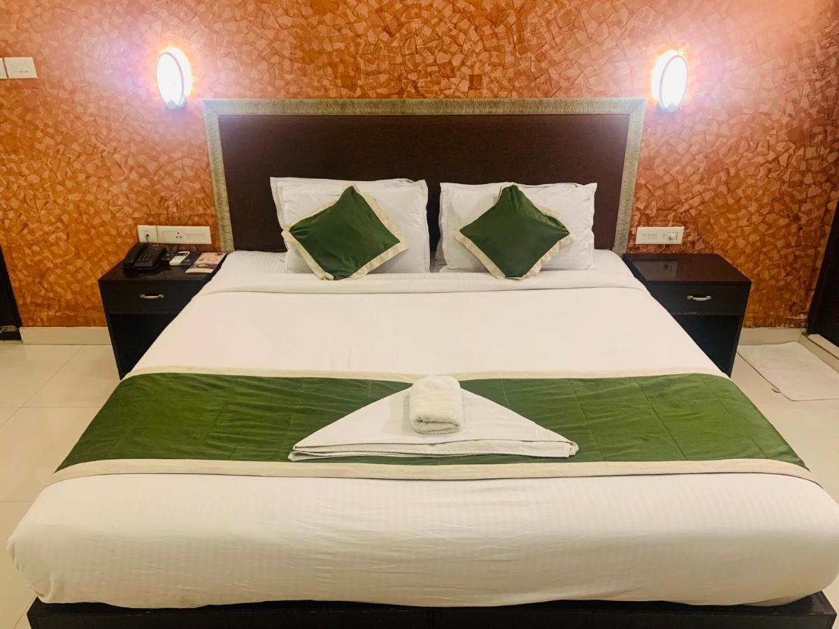 Hotel Greenlife Kochi Екстер'єр фото