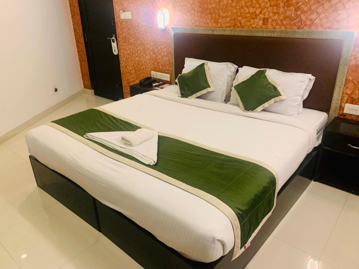 Hotel Greenlife Kochi Екстер'єр фото