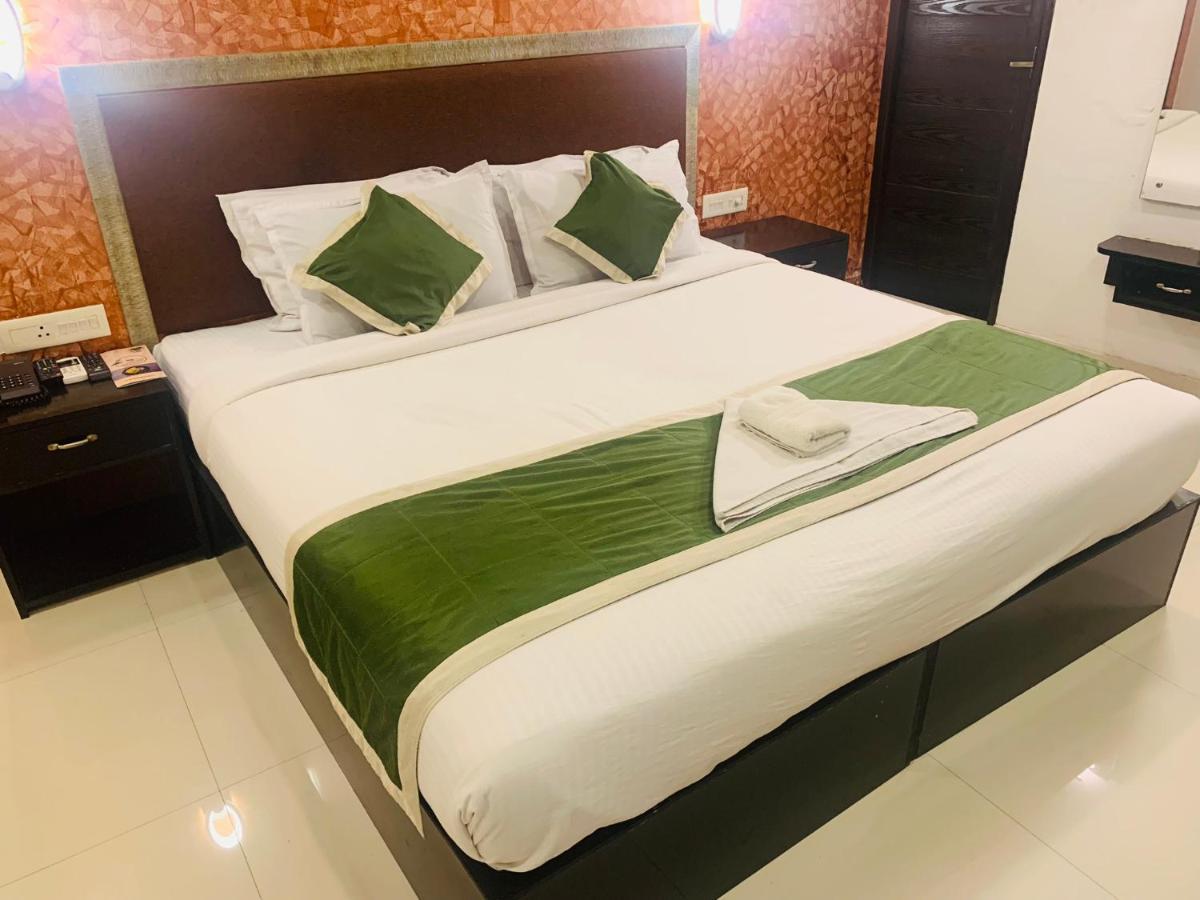 Hotel Greenlife Kochi Екстер'єр фото