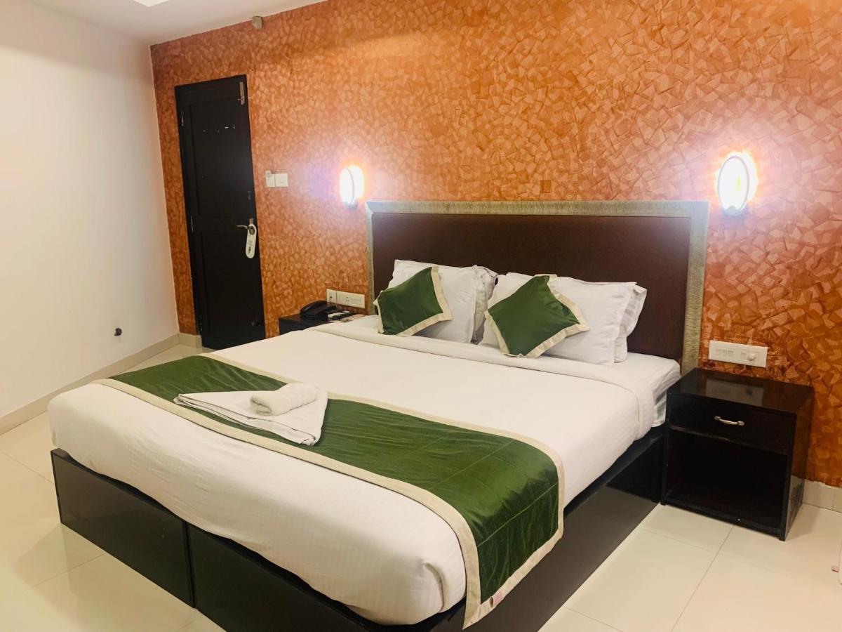 Hotel Greenlife Kochi Екстер'єр фото